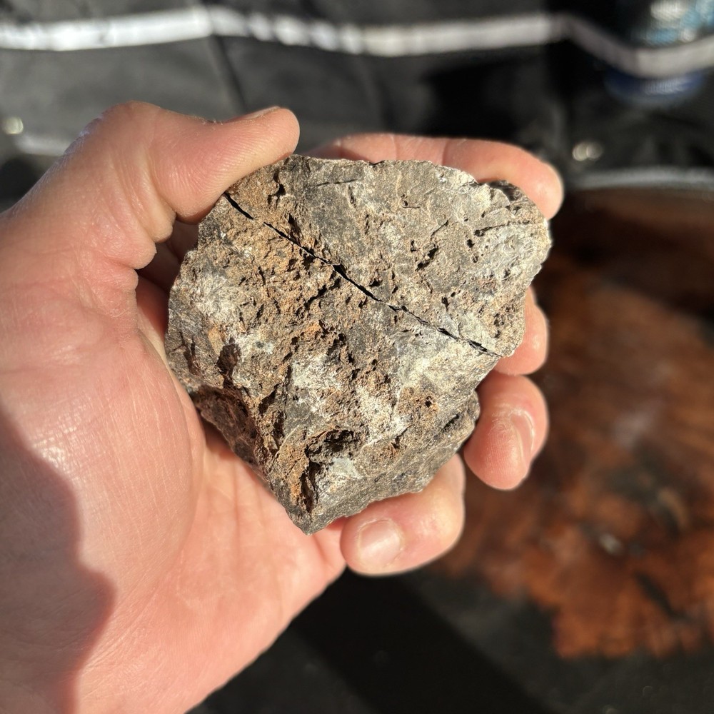 az silver ore .6 lbs (280g)