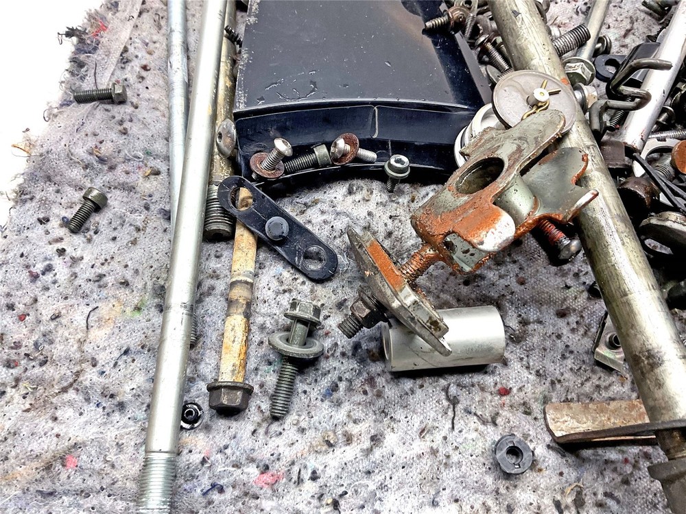 2004 Suzuki SV650S Assorted Nuts, Bolts & Fixings