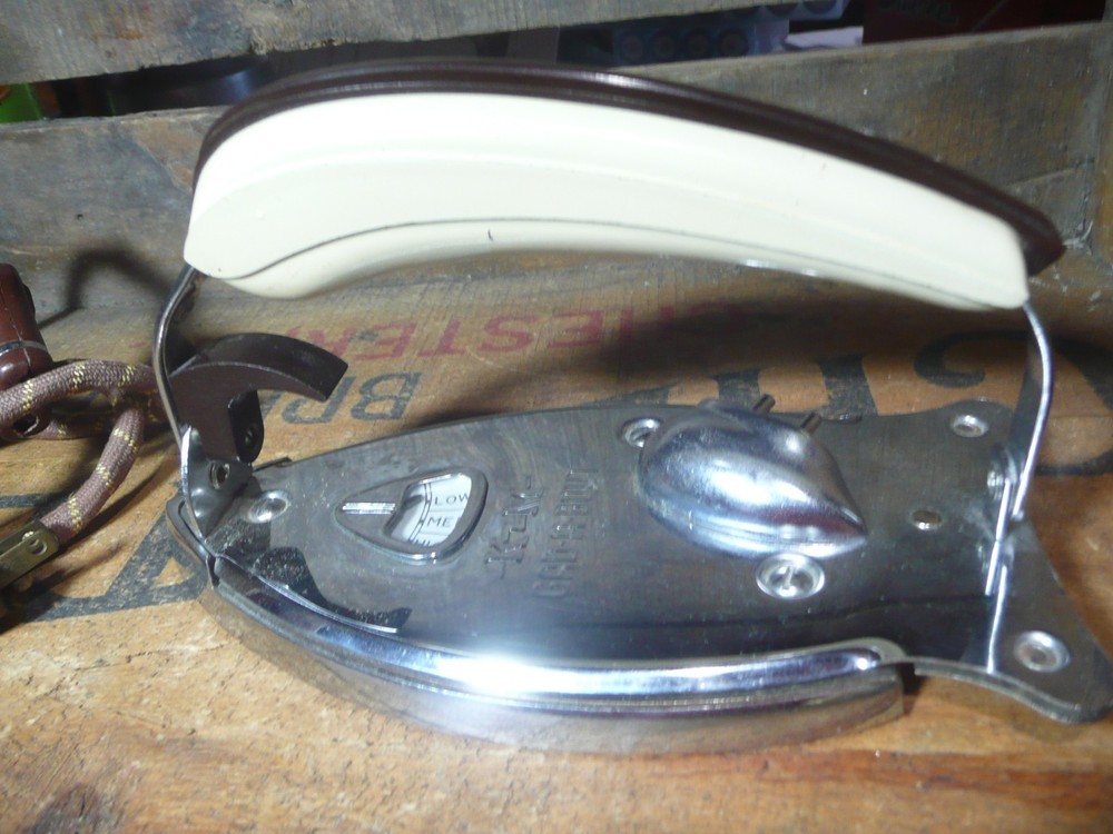 Knapp-Monarch 403-R Electric Iron