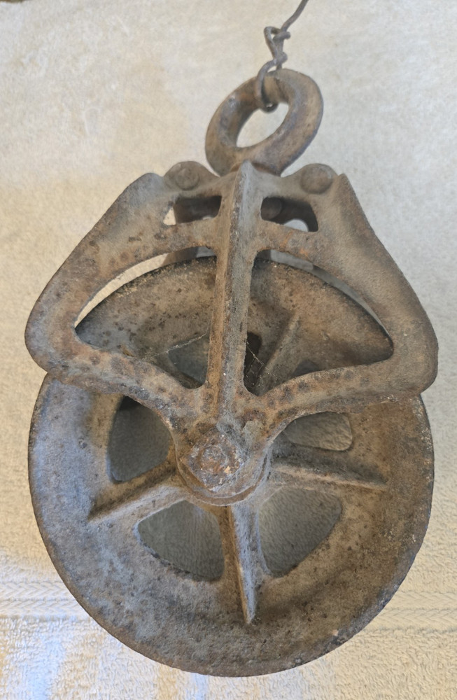 Vintage 6" Cast Iron Farm Barn Pulley
