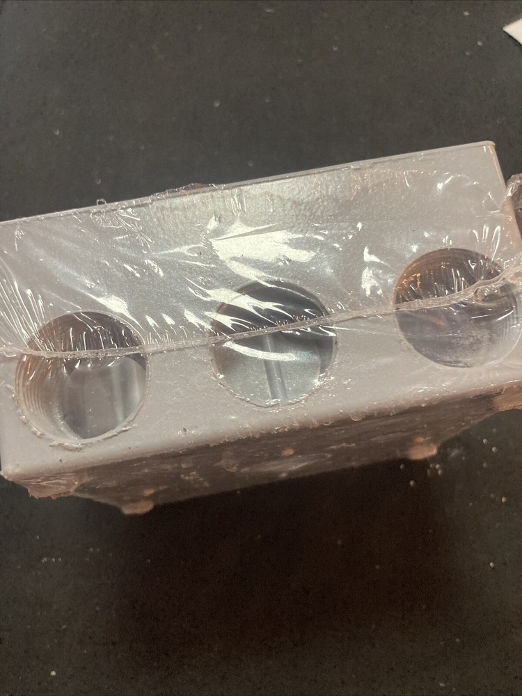 GDC 93C6 2-Gang Outlet Box See Notes