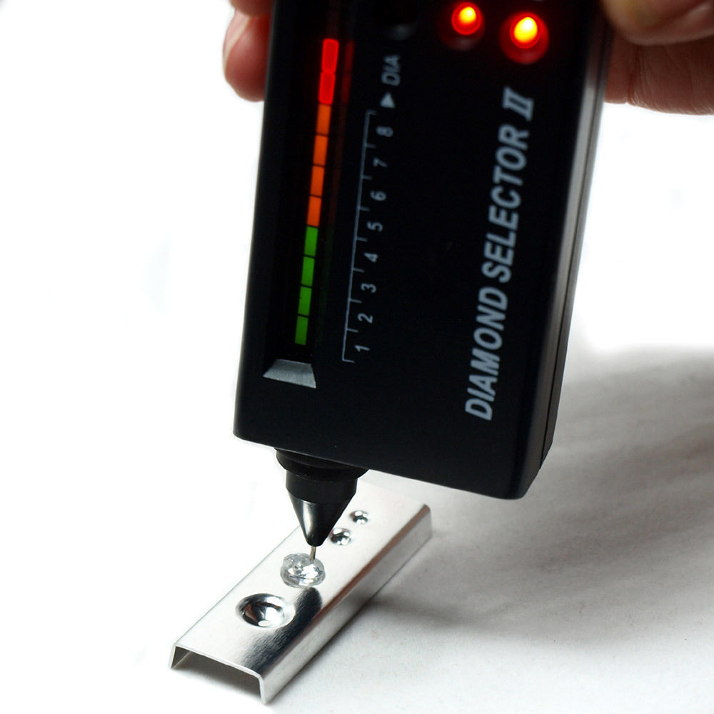 Diamond Selector V2 Portable Diamond Tester with Case & Gemstone Platform