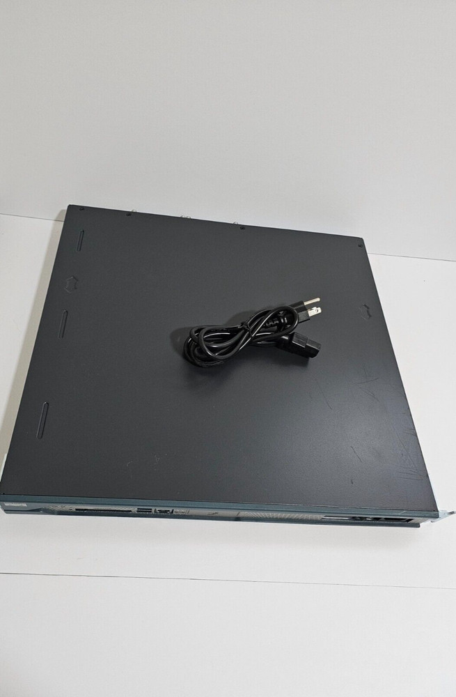 CISCO C2811-VSEC/K9 2811 Voice Security Bundle,PVDM2-16,Adv IP Serv,128F/512D