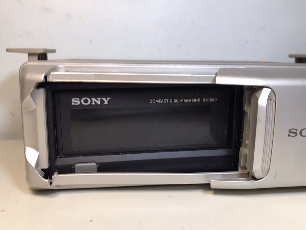 Sony CDX 705 10 Disc CD Changer