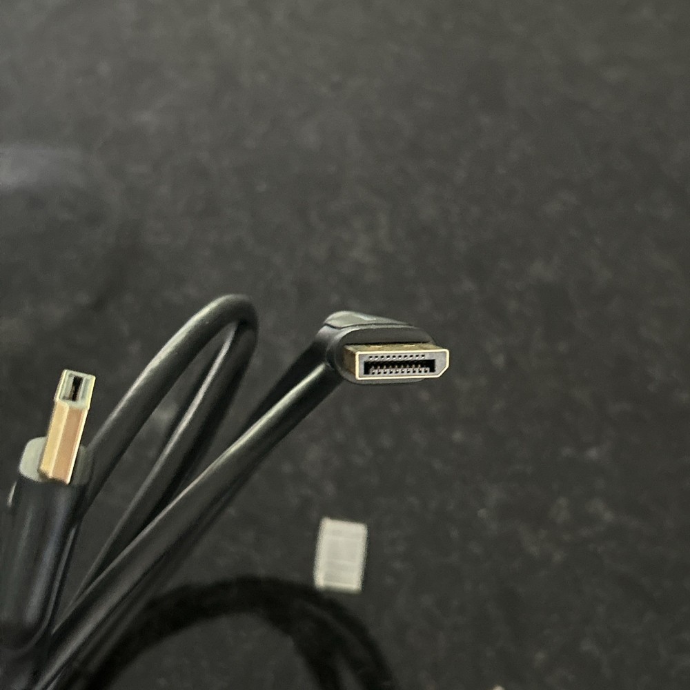 Amazon Basics Display Port 6 ft Cable Gold-Plated Plugs, Black
