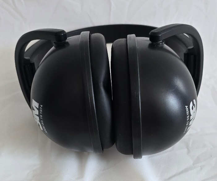 3M Adjustable, Folding Ear Protection Ansi s3. 19 1974