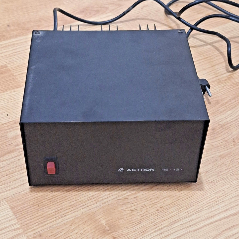 Astron RS-12A Power Supply 13.8VDC Output
