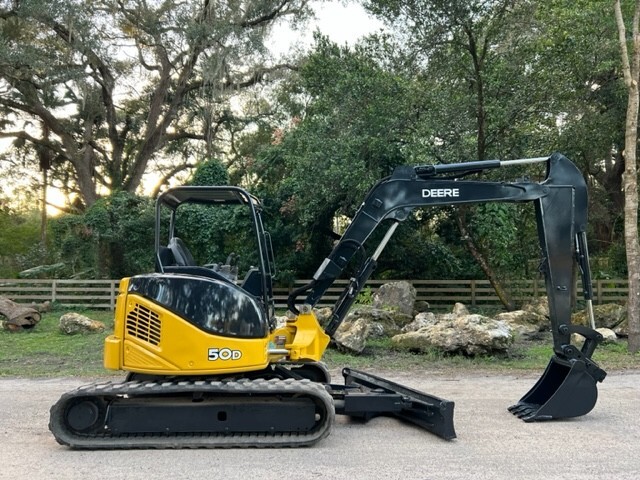2012 JOHN DEERE 50D EXCAVATOR - PRE EMISSIONS DIESEL - ANGLE BLADE