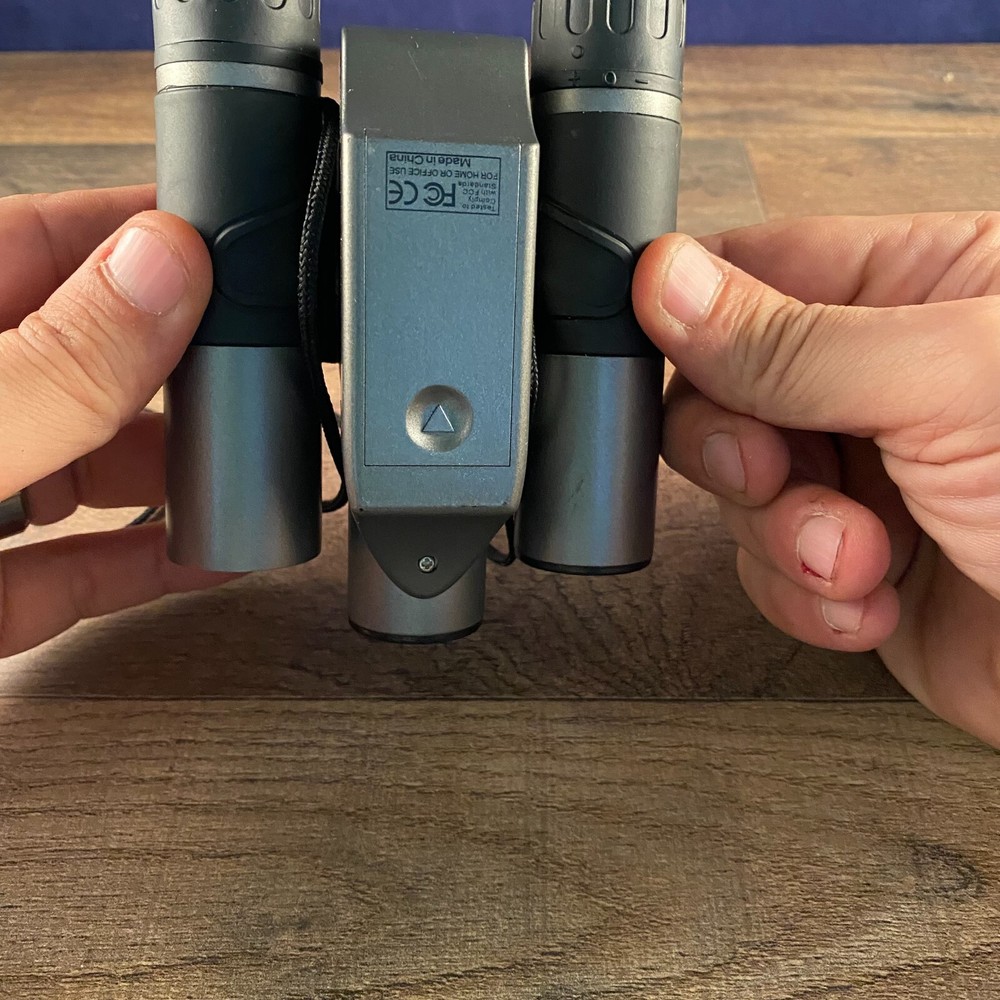 The Sharper Image Binoculars Image Capture Camera & Binocular