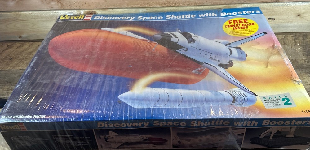Vintage 1994 Discovery Space Shuttle Model Revell —SEALED!!—free Comic Book!