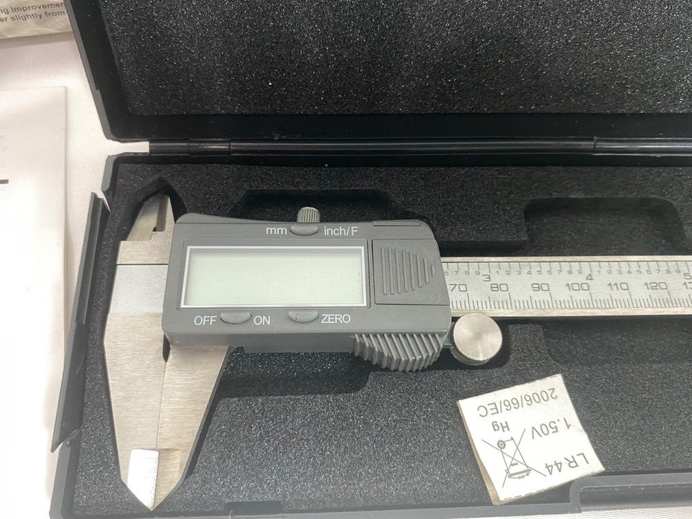 Pittsburgh 6" Digital Caliper with Case & Instructions Item 68304