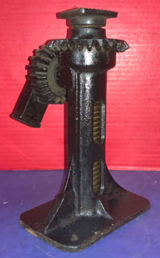 Vintage Ford Model “T” Jack No. B553 - AS IS