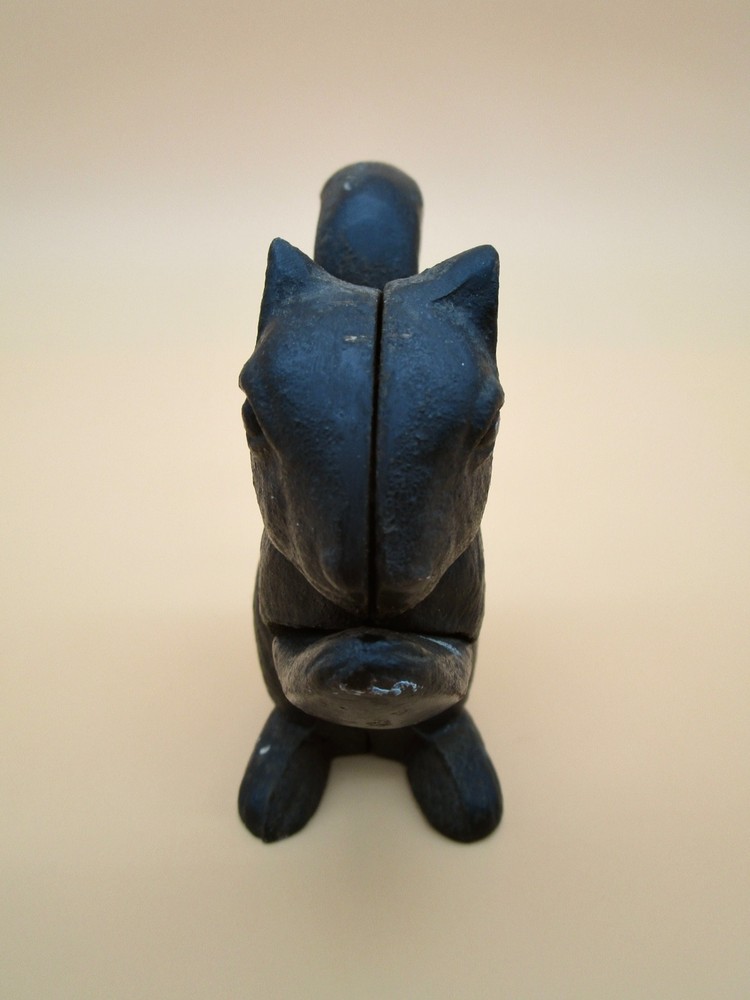 Vintage Cast Iron Squirrel Nutcracker Tail-Up Design Black Heavy Nut Cracker
