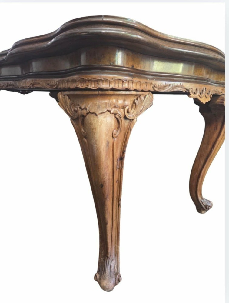 18th Century Louis XVl Dinning Table