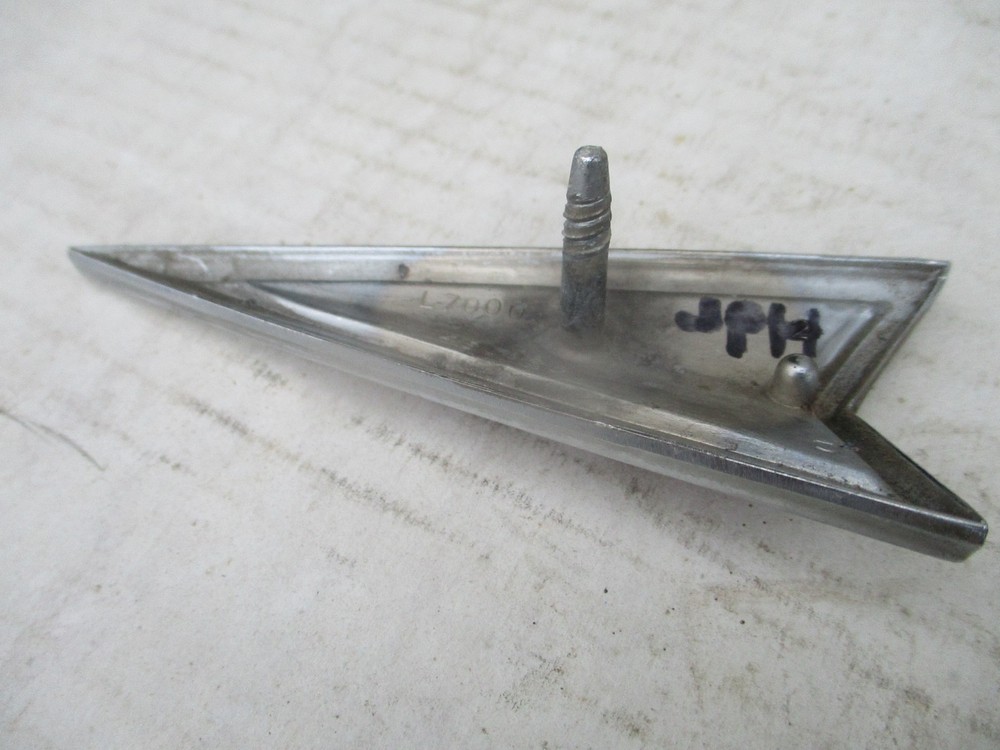 1975 Grand Prix Header Panel ornament 480136