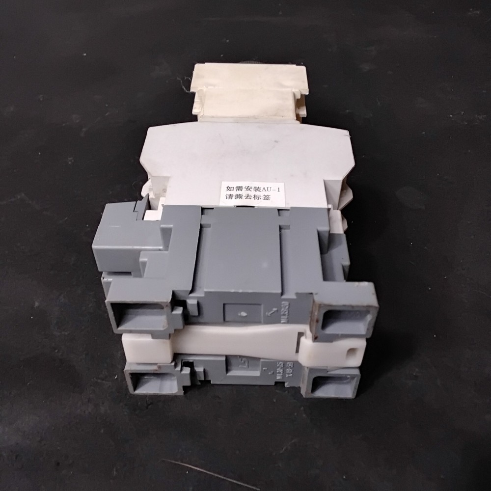 SCHNEIDER LADT2 TIME DELAY BLOCK ($25 OBO)