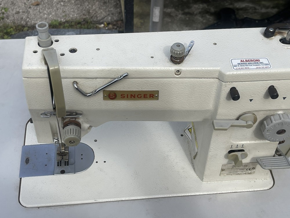 máquina de coser singer