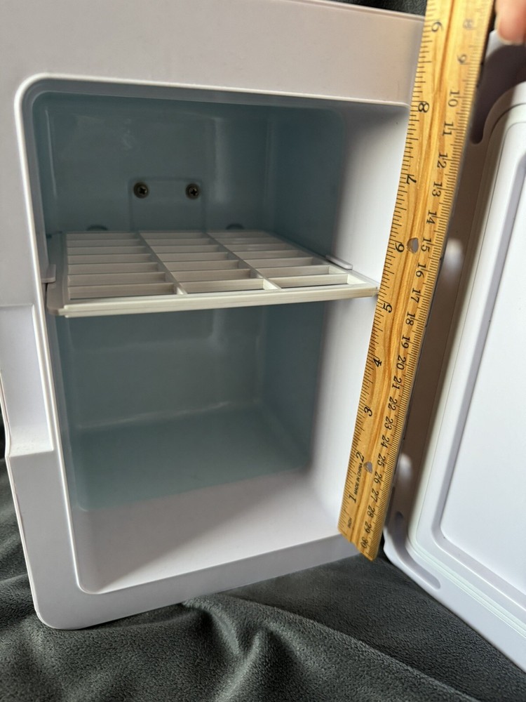 Personal Chiller Mini Fridge Small Space Cooler, White Marble