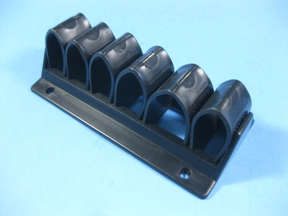 Digikey Cable Clamp UCG-68K -- RPC3268-ND -- New