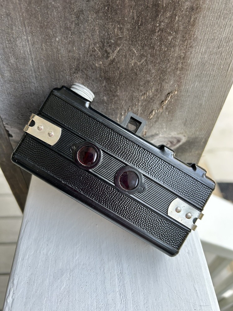 Vintage Mar-Crest Camera Plastic Camera, Untested