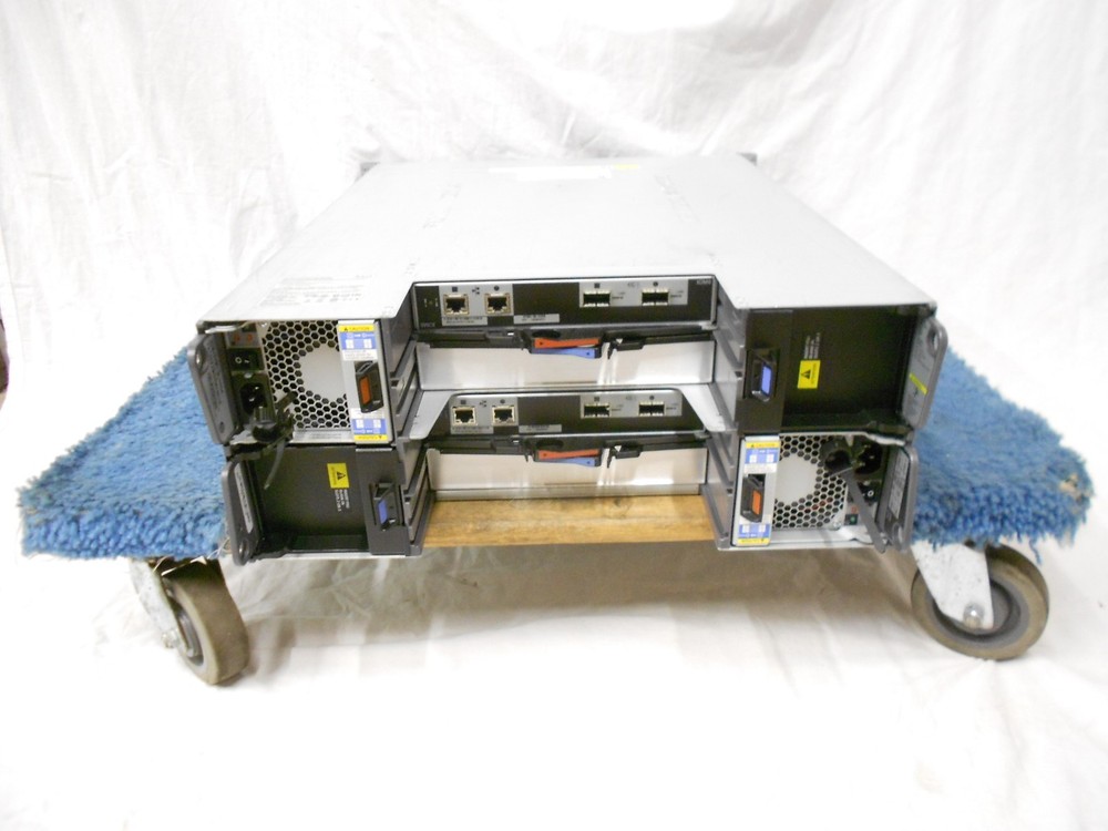 NetApp DS4243 Disk Array Shelf 24x 600GB 15K SAS 2x IOM3 SAS Expansion Array