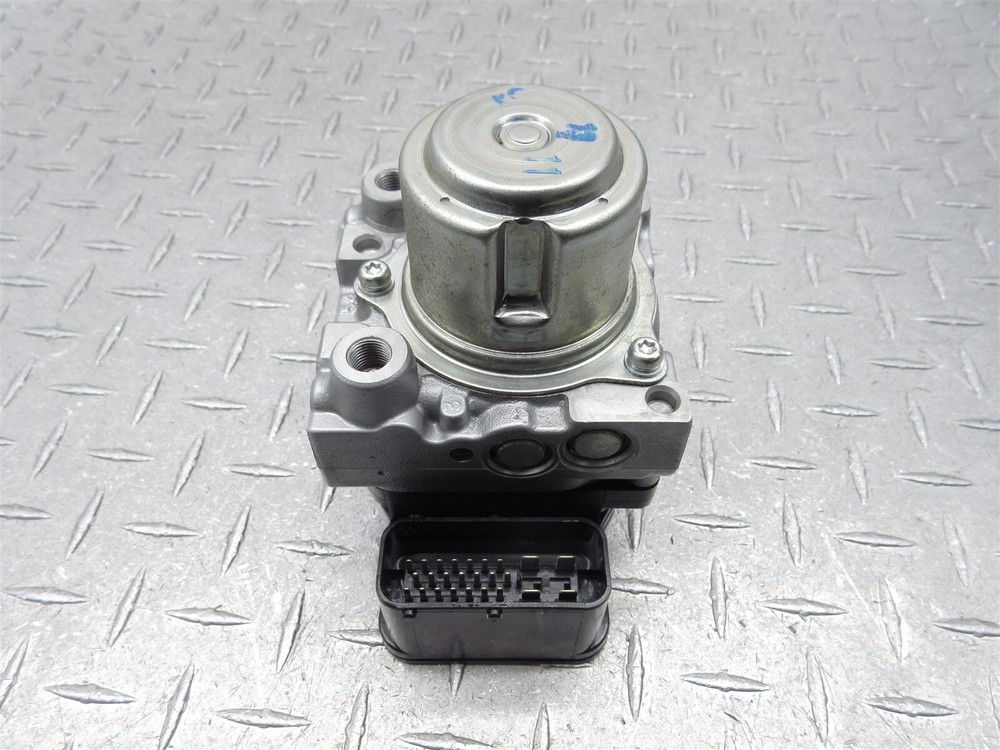 2014 09-20 Triumph Thunderbird ABS Anti Lock Brake Module Pump Control Unit OEM