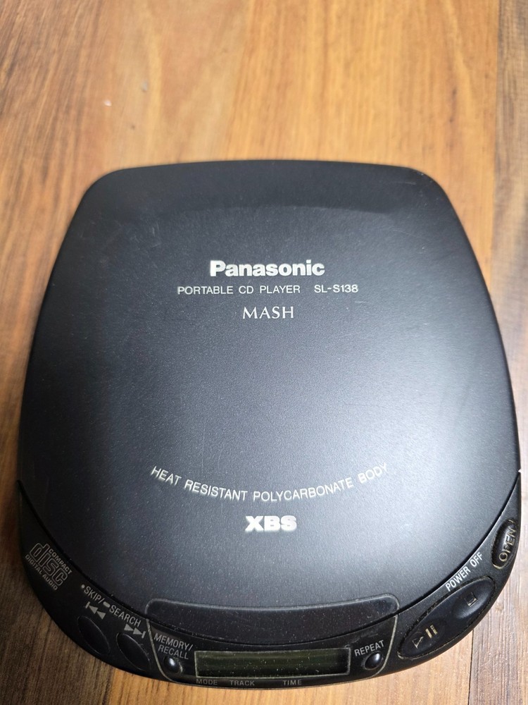 PANASONIC SL-S138 XBS PORTABLE COMPACT DISC CD PLAYER DISCMAN RETRO