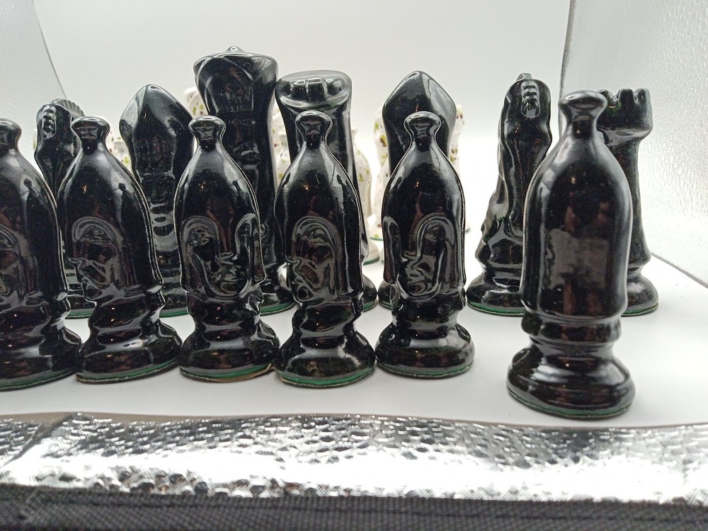 Vintage Duncan Medieval Ceramic Chess Pieces Set 32 Flawed
