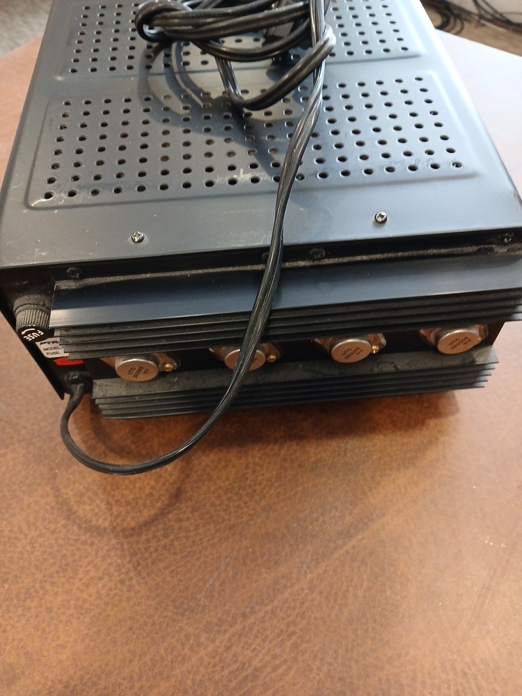 Pyramid Ps-21KX regulated power supply, with ammeter.