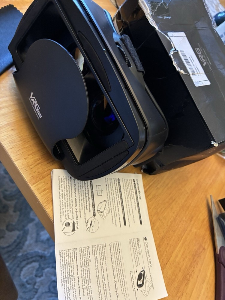 VR Headset with Controller Adjustable 3D VR Glasses Virtual Reality Headset