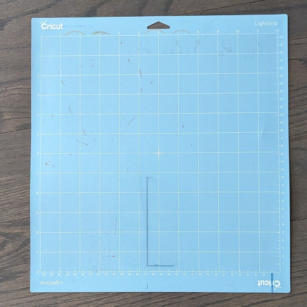Cricut LightGrip Cutting Mat 12in x 12in | Explorer & Maker