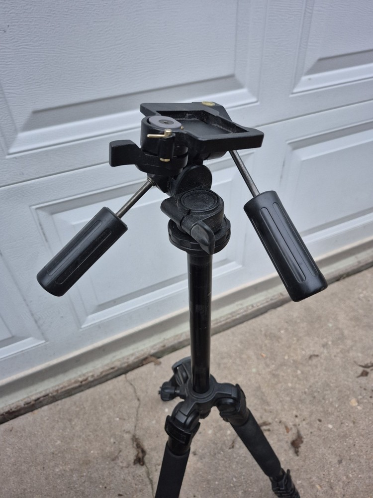 Calumet Tripod multi height adjustable