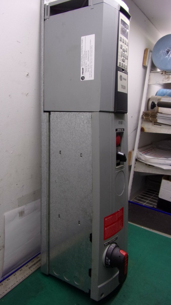 TRANE INDUSTRIAL CONTROL PANEL 174Z4574 WITH TR200