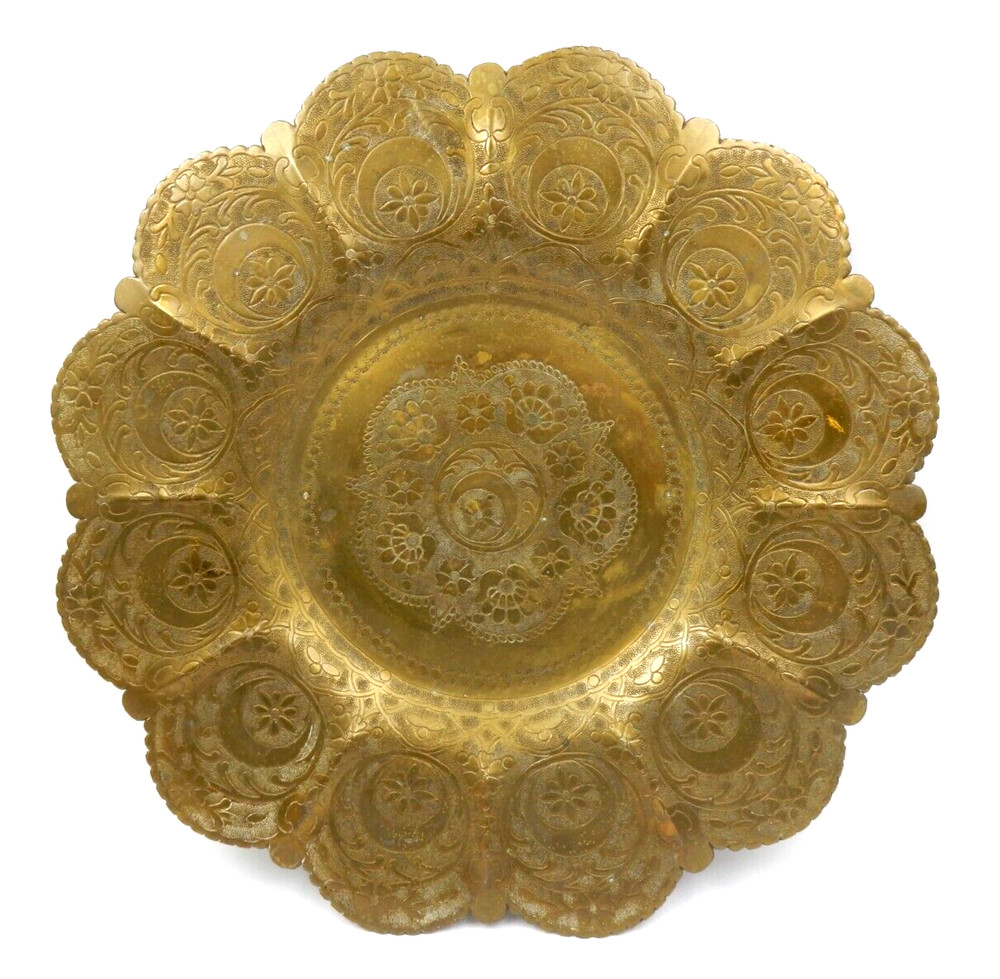 VINTAGE BRASS HAND ETCHED MIDDLE EASTERN CRESCENT MOON PATTERN PLATE TRAY