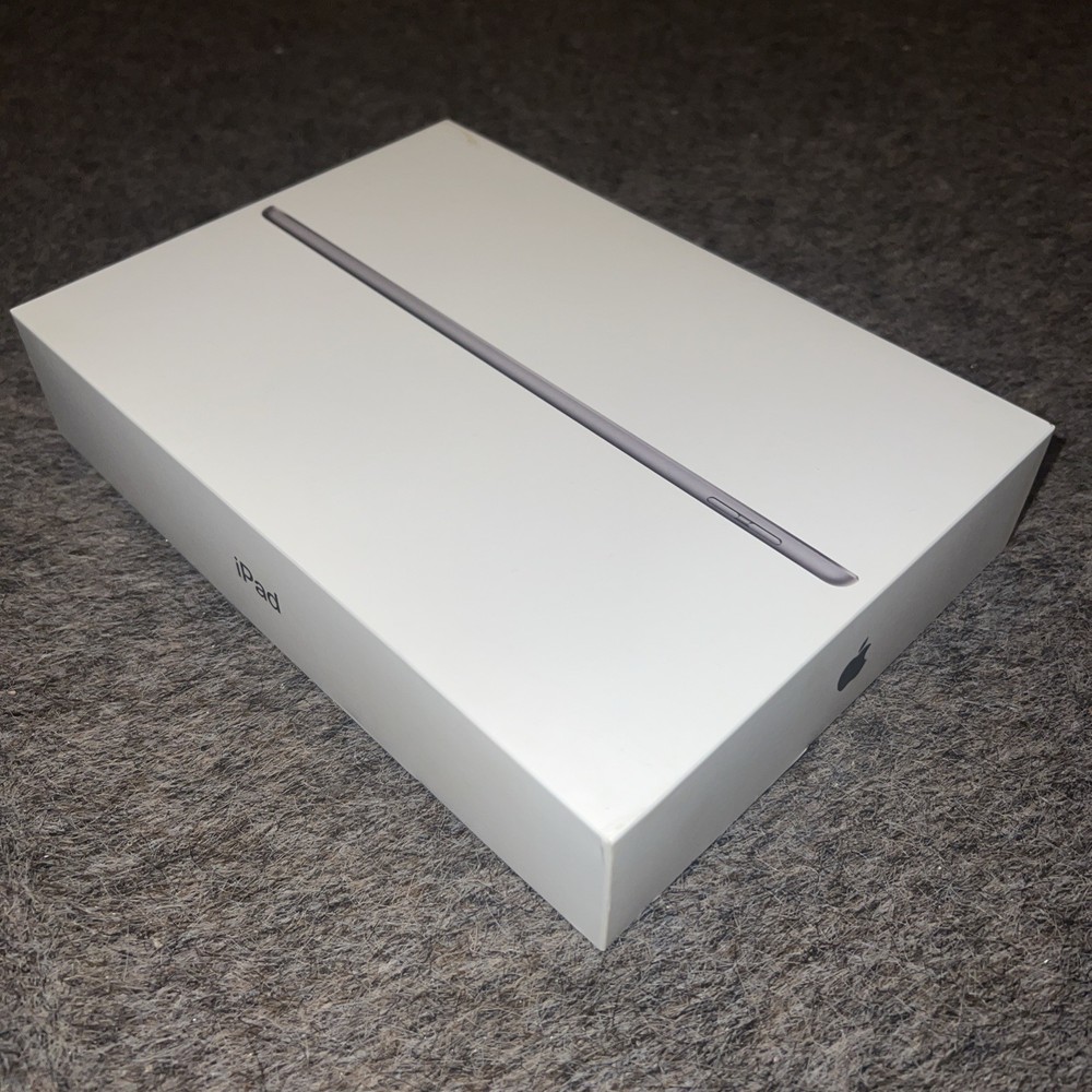 Apple iPad 9th Generation 64GB Space Gray WiFi (Empty Box)