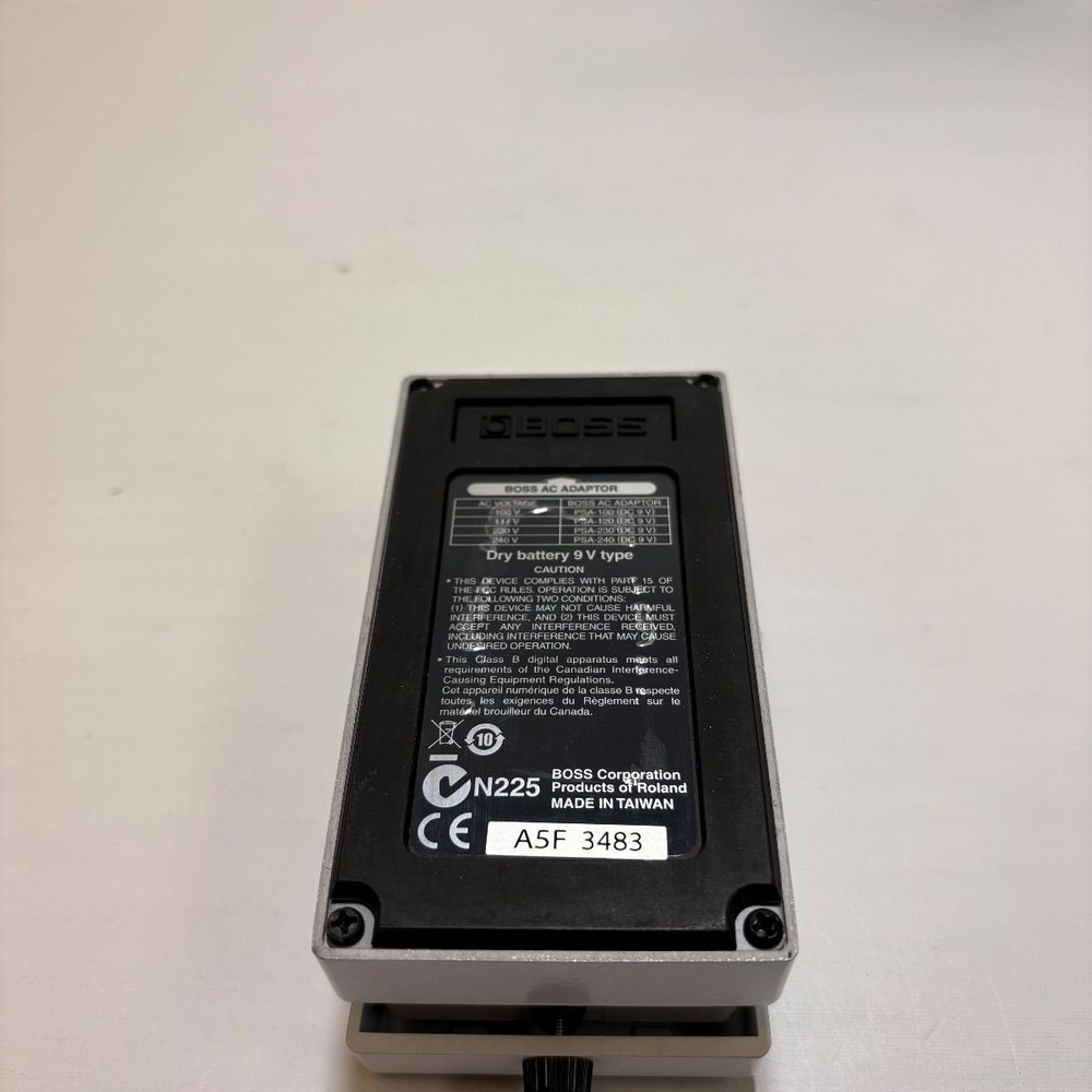 Boss TE-2 Tera Echo Guitar Effects Pedal - White, Ambient Sound Processor