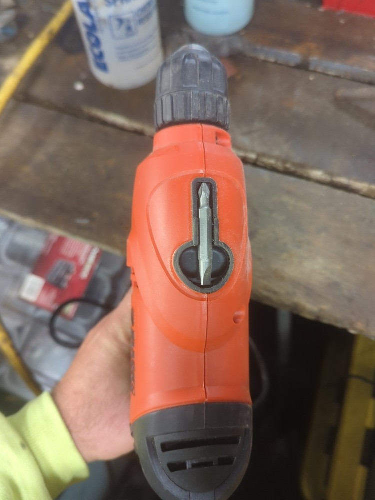 Black And Decker Dr202 10mm 120V Drill
