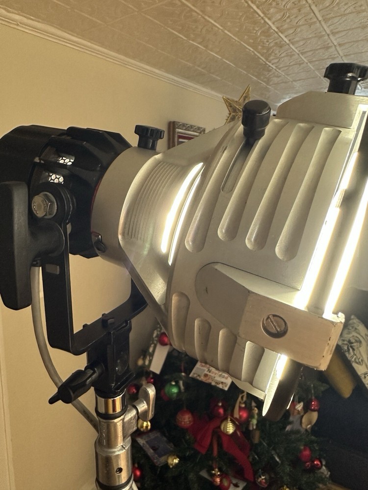 K5600 Joker Bug 200 Par HMI Light