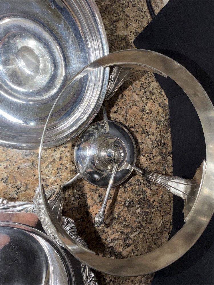 Heritage pattern by 1847 Rogers Bros, 8 1/2 Chafing Dish