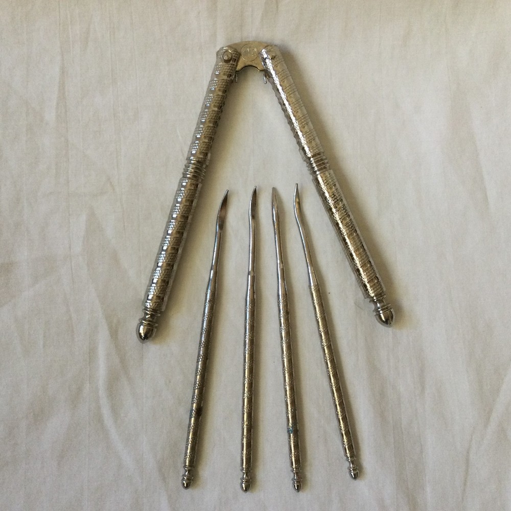HMQ Nutcracker Walnut Pecan Seafood Shellfish Metal Cracker Tool with 4 Picks