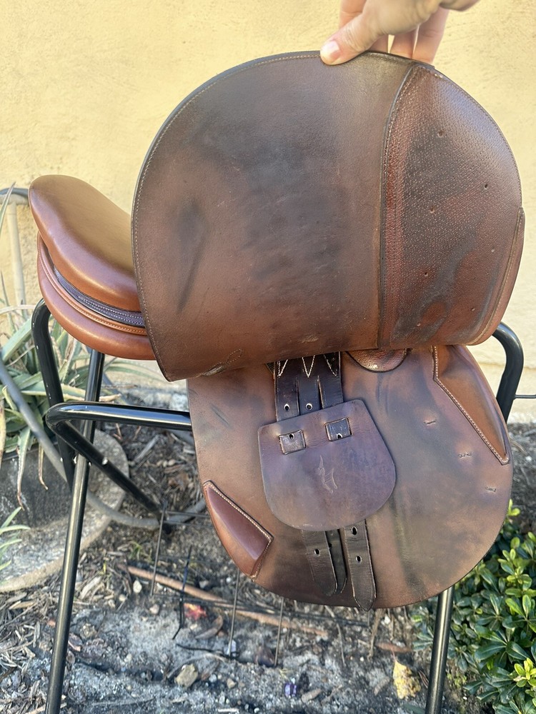 17.5” Arc De Triomphe Gazelle Jumping Saddle