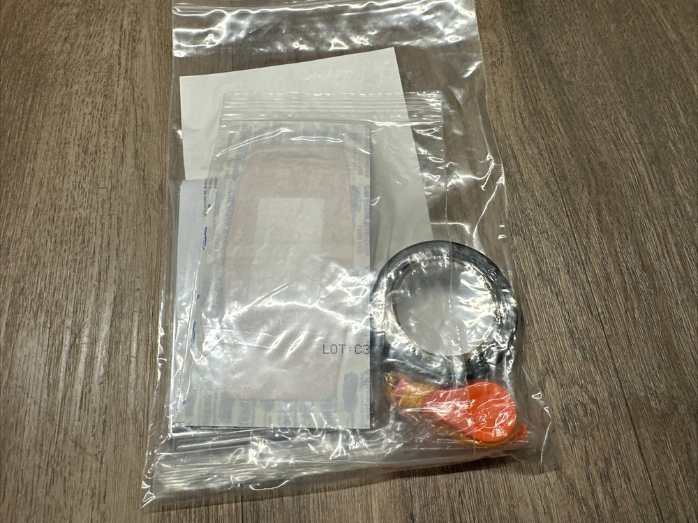 EMERGENCY ROADSIDE ASSISTANCE KIT