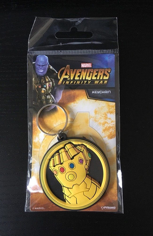 Avengers: Infinity War Gauntlet Keychain