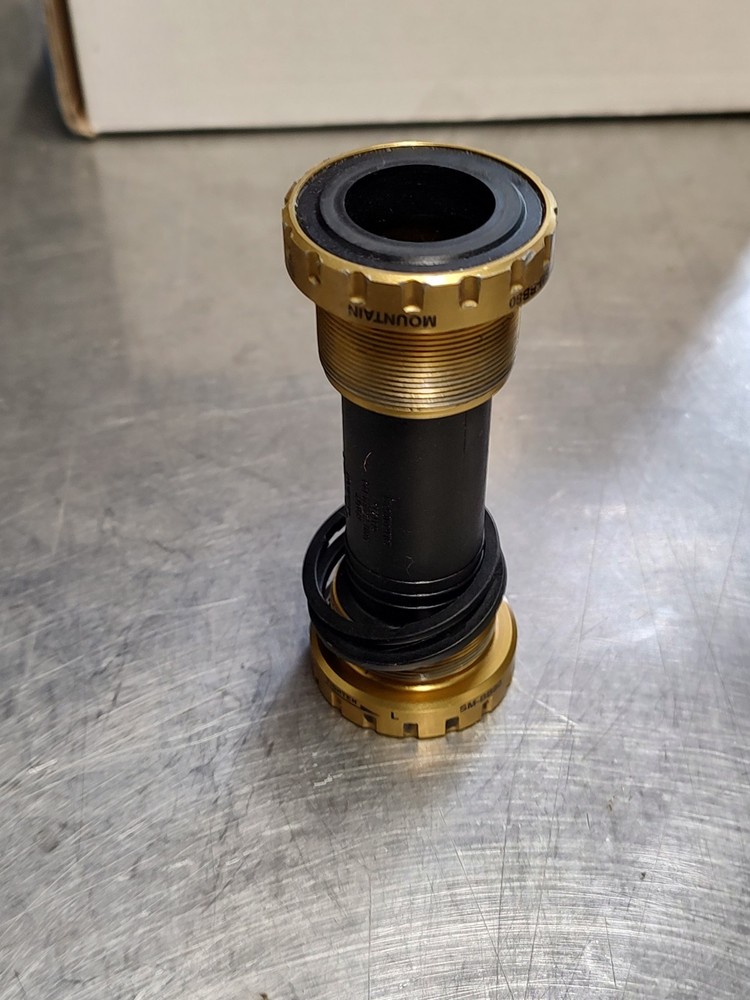 Shimano Saint SM-BB90 Mountain Bottom Bracket Hollowtech Gold