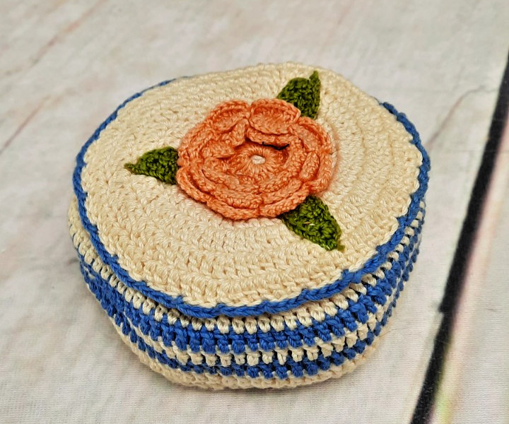 Vintage Handmade Crocheted Thread Holder with 7 Spools of Thread