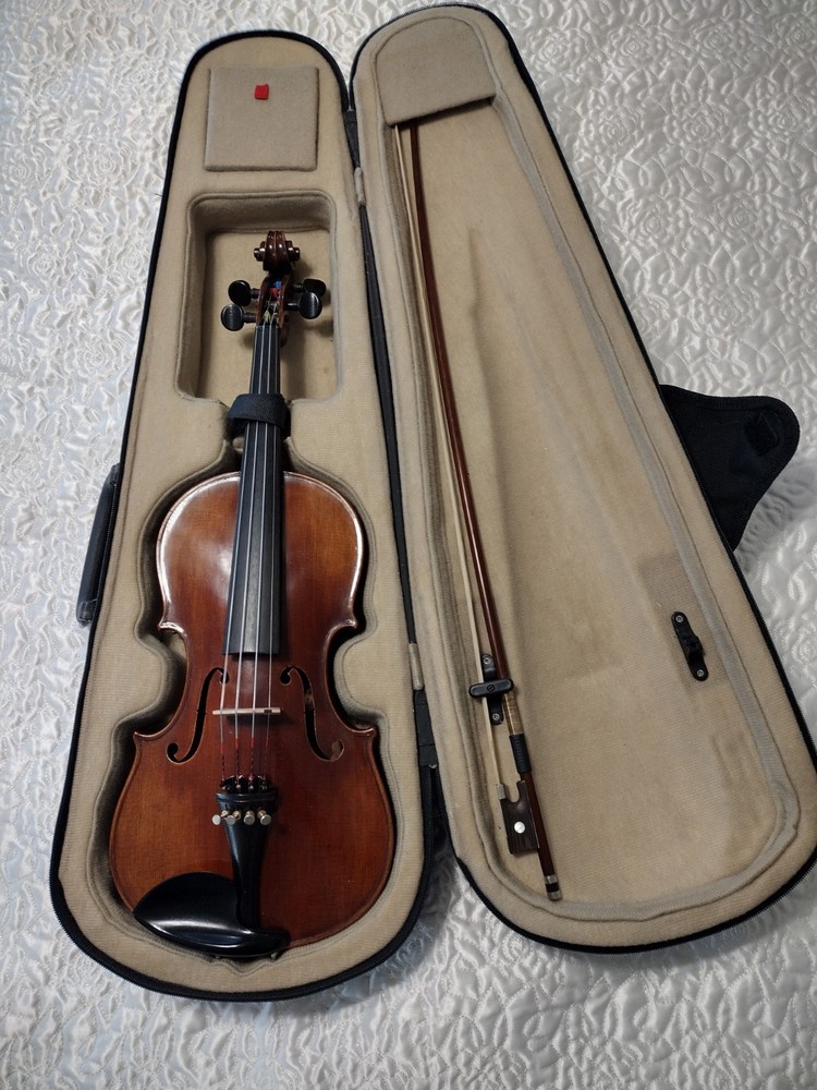 Vintage Nippin Violin, 3/4, with case and bow