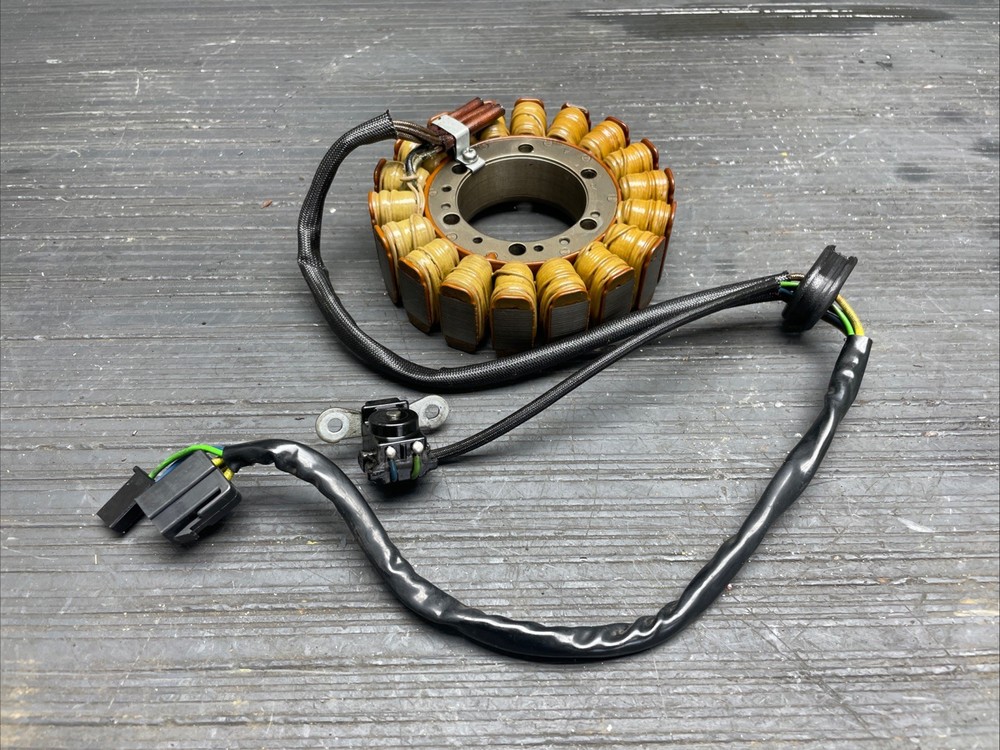 2005 Suzuki Boulevard C50 alternator stator OEM #27