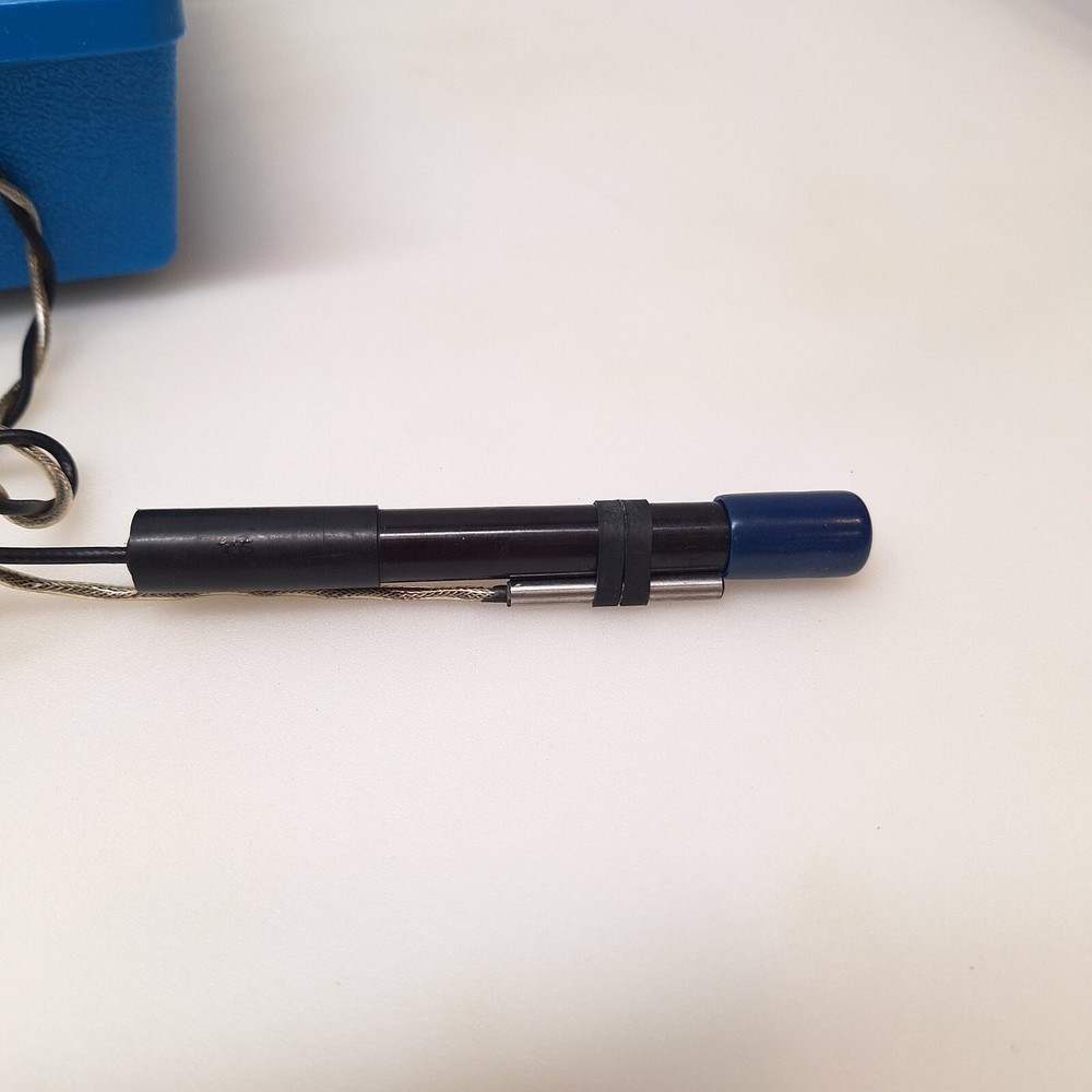 ECOLAB pH Temp Meter Model 102 B w Case Buffer Solution Ecologic Lab Equipment