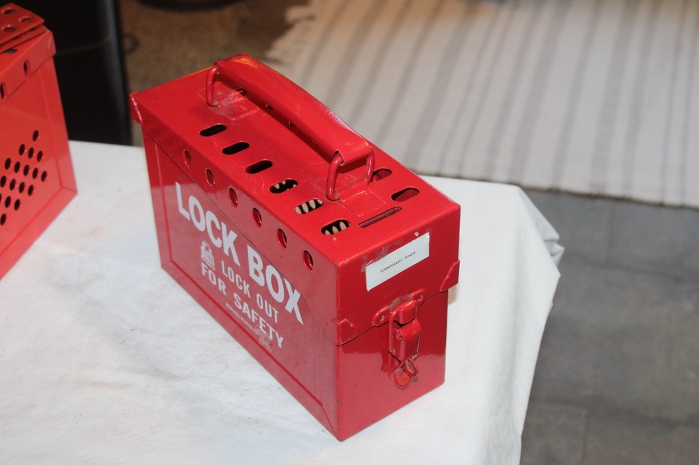 2 Master Lock Portable Group Lock Boxes 498A w/Tool