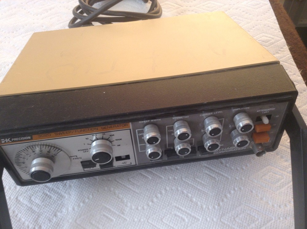B&K Precision 3020 Sweep Function Generator